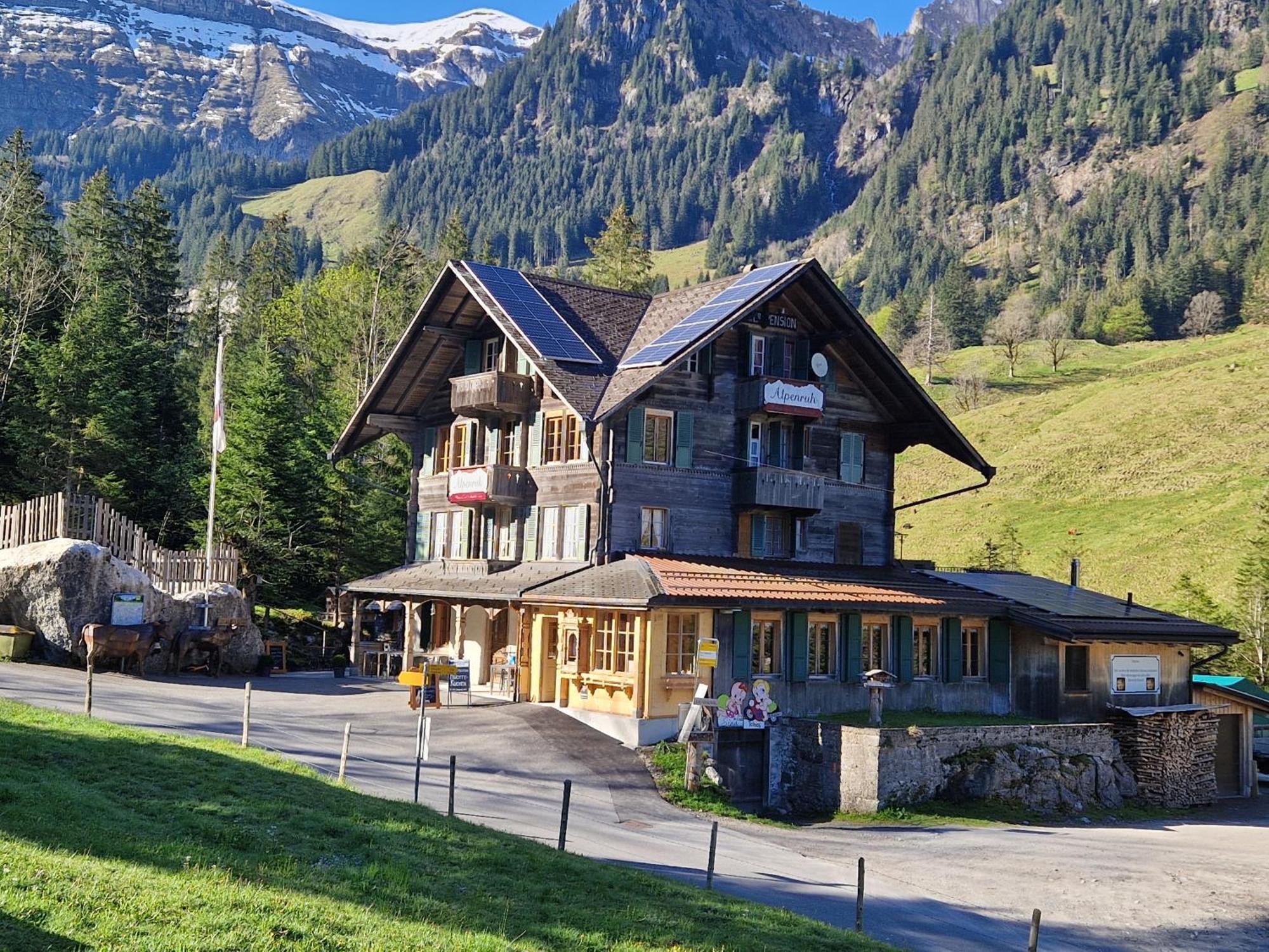Alpenruh Kiental Hotell Exteriör bild